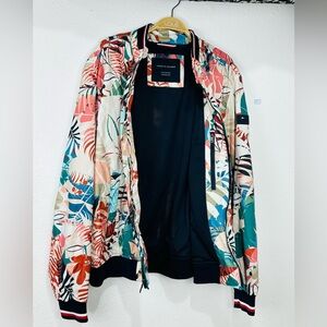 Tommy Hilfiger Men's Vibrant Leaf Print Bomber Jacket